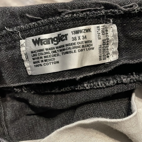 Men’s Wrangler 38x34 13MWZ Jeans - Picture 5 of 5